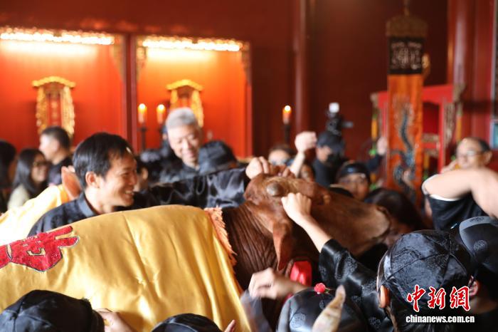 台湾写真:春分日,在“全台首学”感受祭孔古礼传承