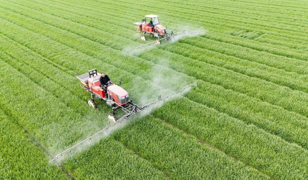 从“种地”到“慧种地”：中国智慧春耕跑出“加速度”