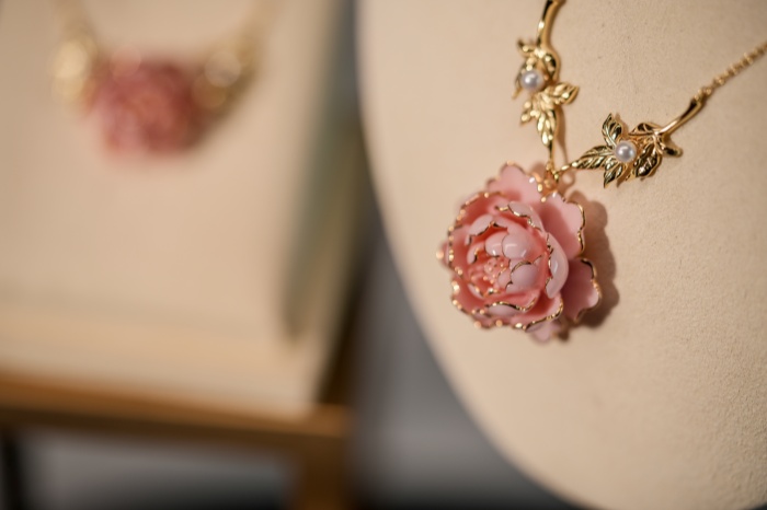 原来你是这样的河南｜瓷上牡丹，花开世界