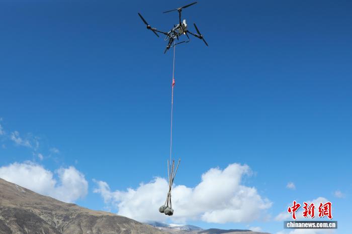 无人机助力西藏山南造林 生态富民实现双赢