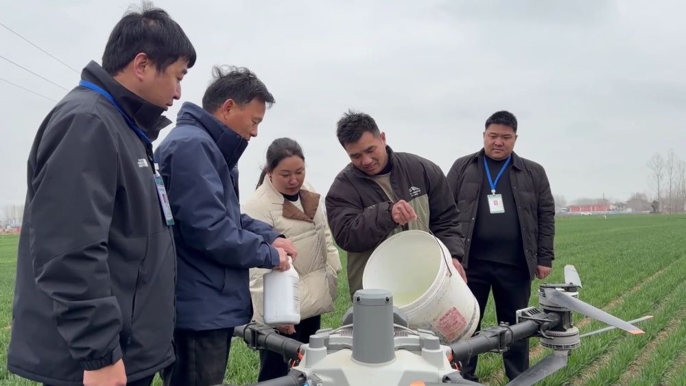 新华视点｜春耕一线扫描：精准施策 向新提质