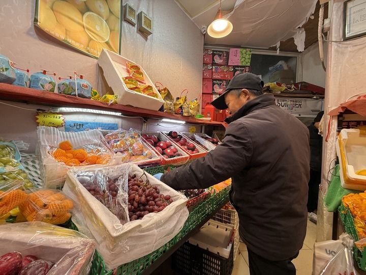 小店微光里的星河