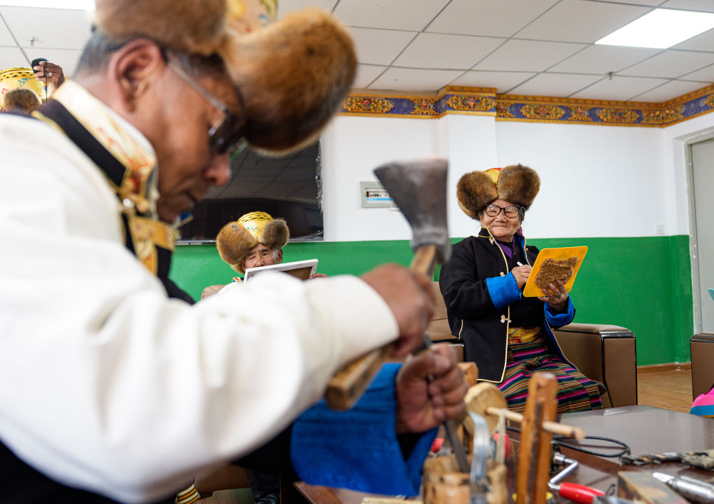 苦难和新生——西藏翻身农奴影像档案：次德吉