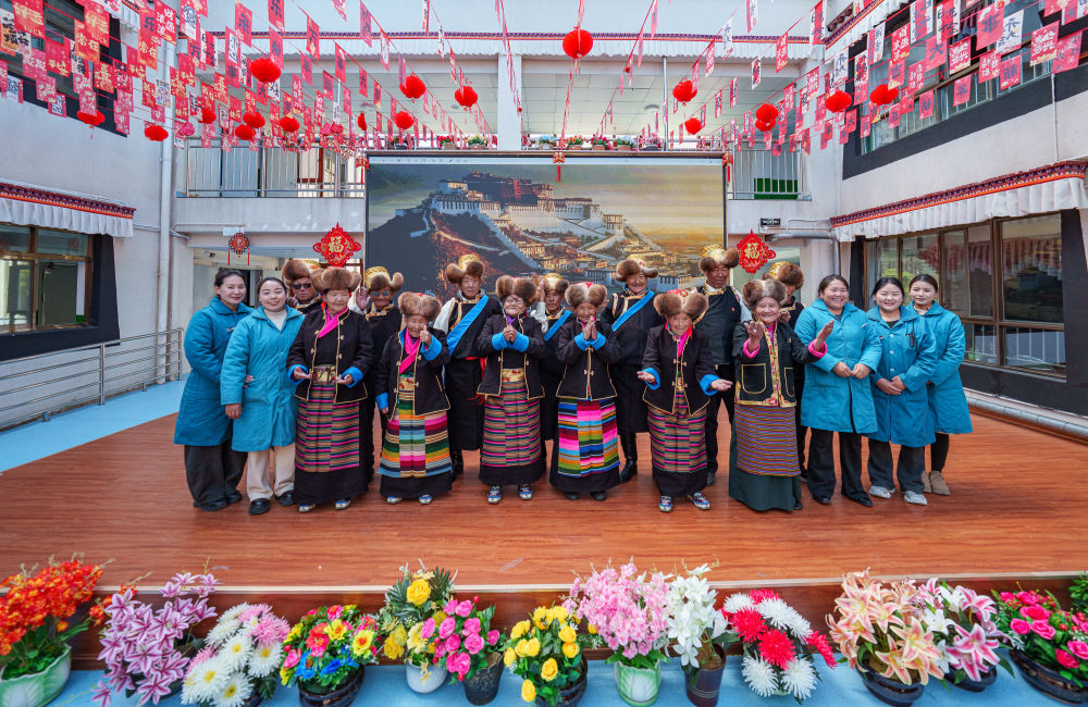 苦难和新生——西藏翻身农奴影像档案：次德吉