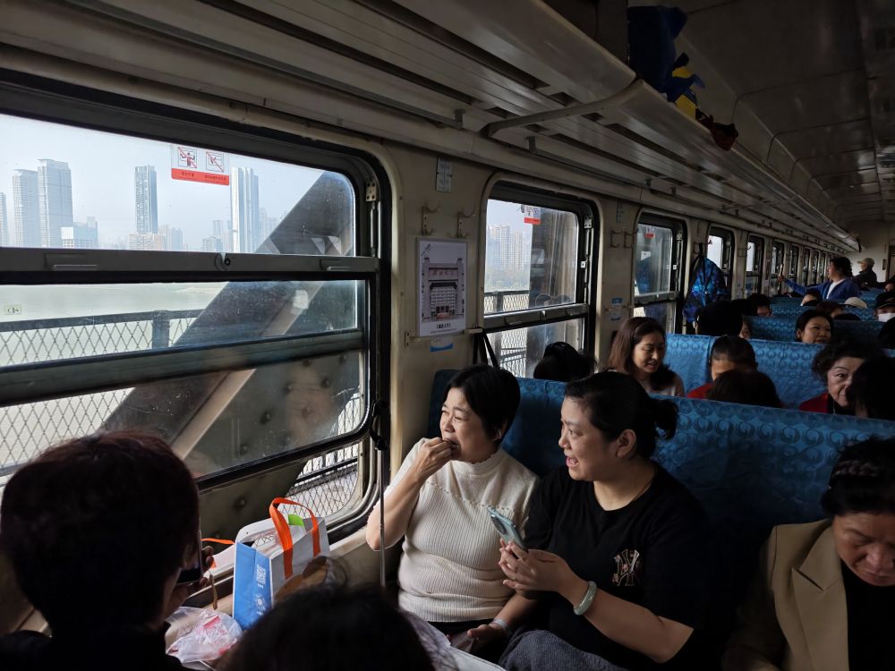 春日经济新图景｜坐趟开往春天的“时光机”
