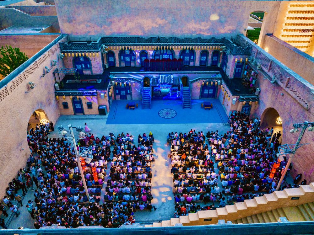 春日经济新图景|春光入戏,“演艺经济”活力勃发! 春日经济新图景|春光入戏,“演艺经济”活力勃发!