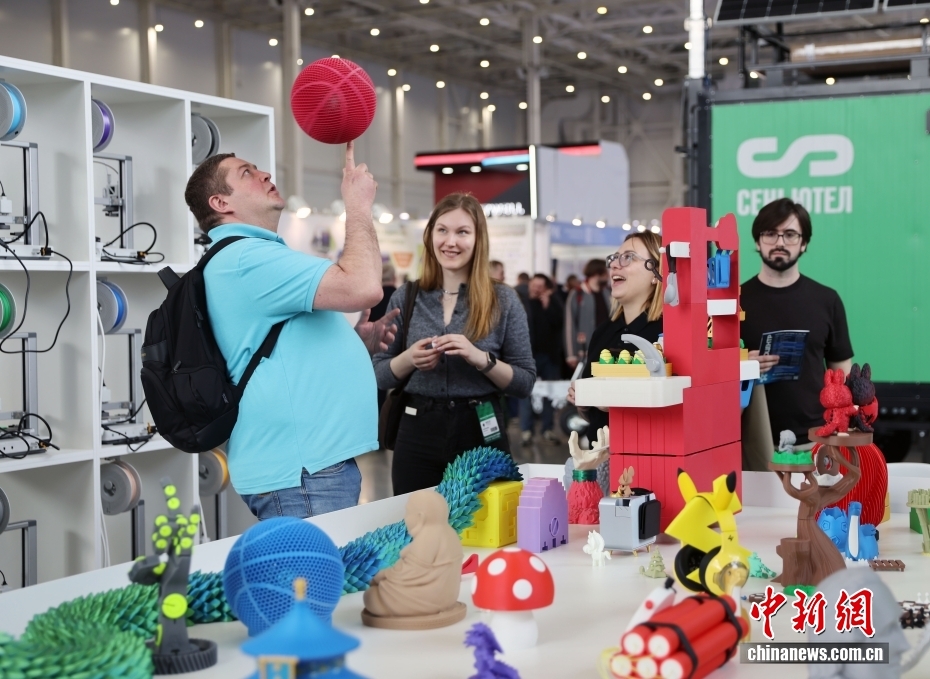 中国科技企业“扎堆”参展国际通信展