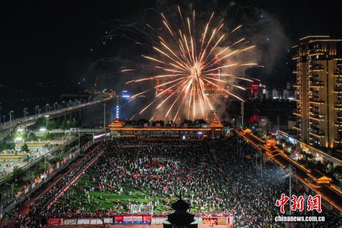 全国服务业大会释放服务消费强信号