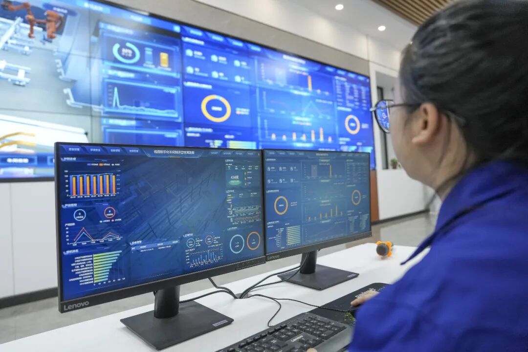 经济热点快评丨生产性服务业,如何向专业化和价值链高端延伸?