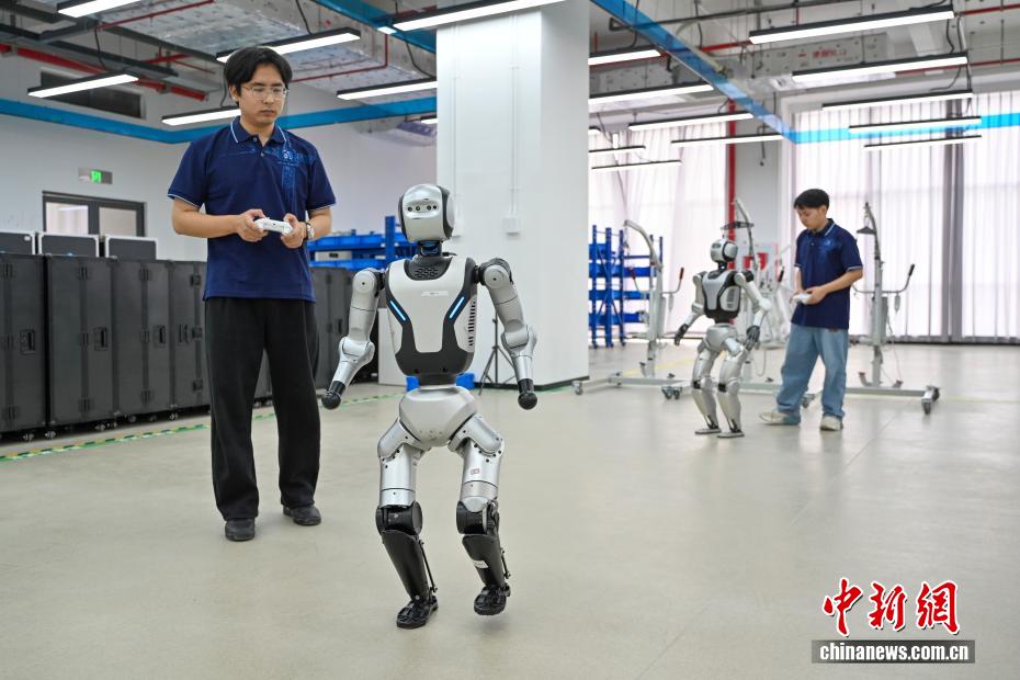 深圳首条人形机器人中试产线投运