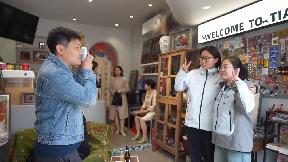 新华视点｜“春日经济”激活文旅消费新活力