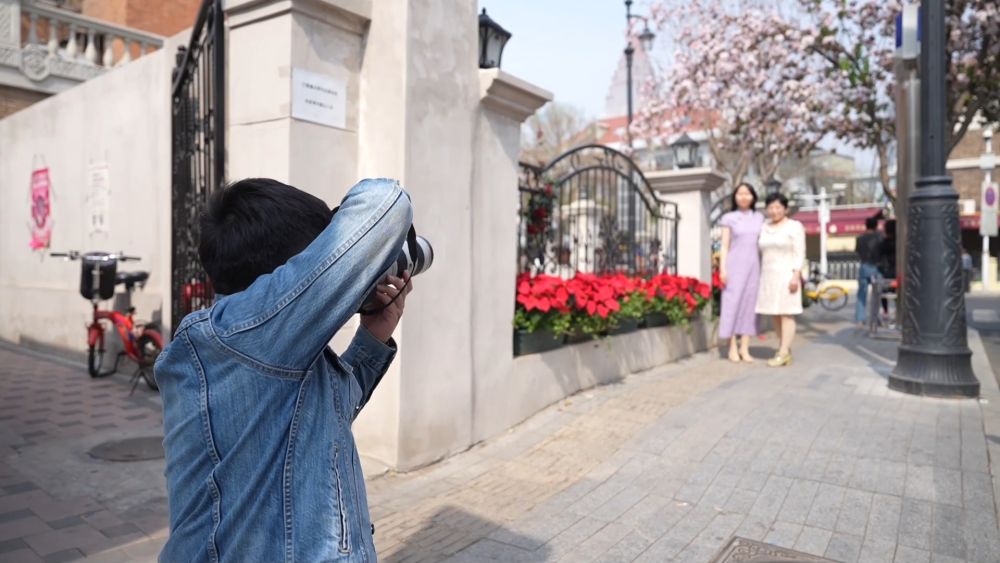 新华视点｜“春日经济”激活文旅消费新活力