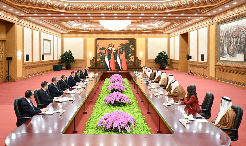 新华图讯｜习近平会见阿联酋阿布扎比王储哈立德