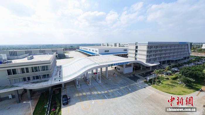 开局之年看中国·开放自贸港:从“机场流量”迈向“经济增量” 开局之年看中国·开放自贸港:从“机场流量”迈向“经济增量”