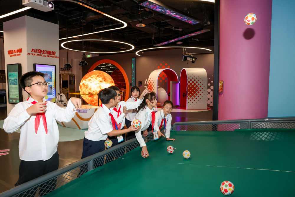 200名越南青少年在华开启“红色研学之旅”