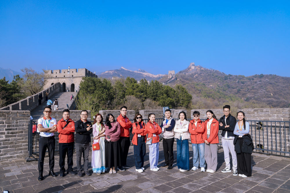 200名越南青少年在华开启“红色研学之旅”