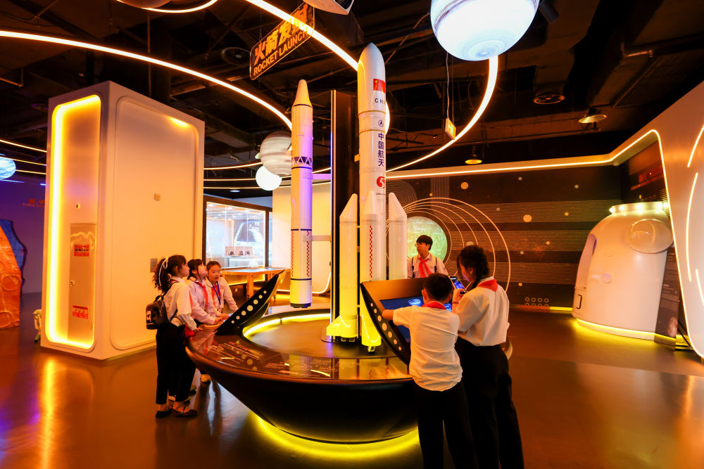 200名越南青少年在华开启“红色研学之旅”