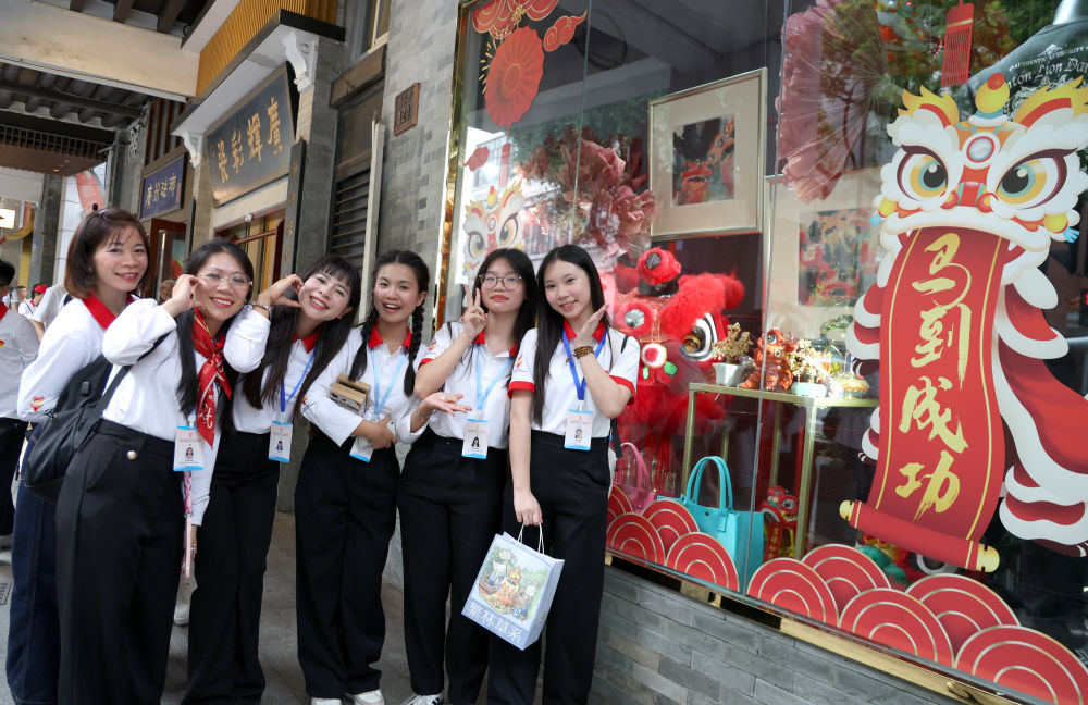 200名越南青少年在华开启“红色研学之旅”