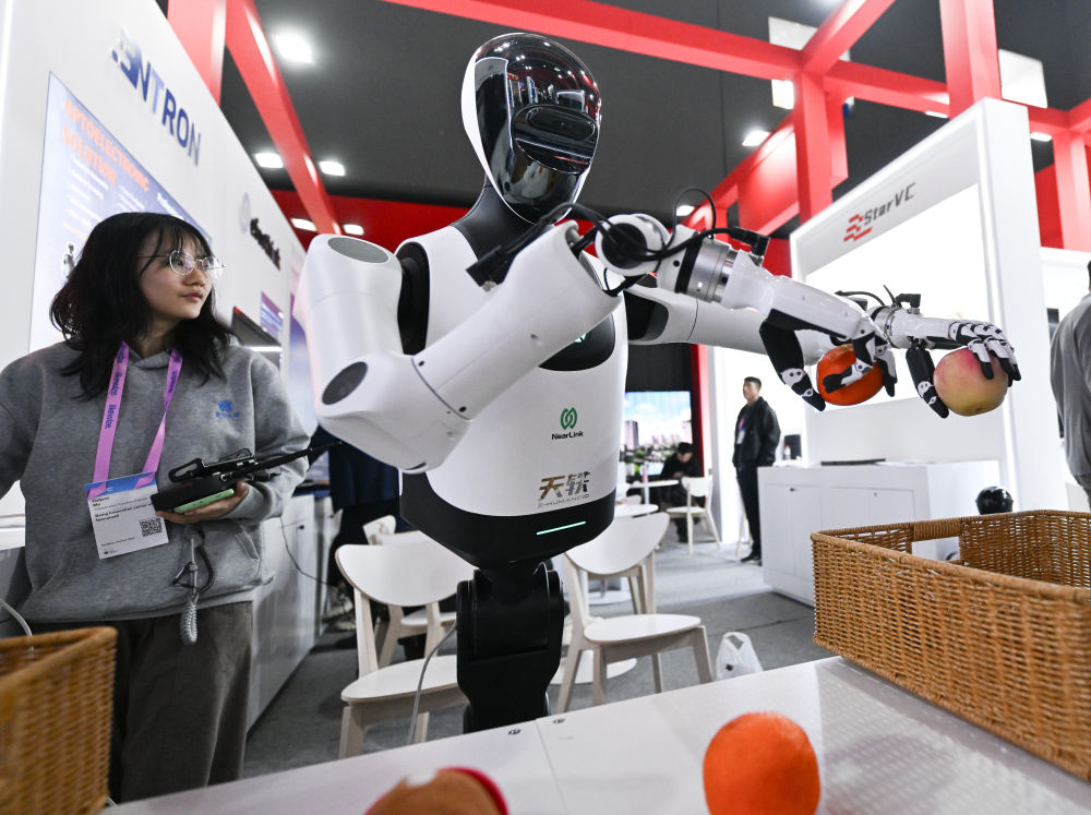 人形机器人加速出海 中国硬科技增添新名片