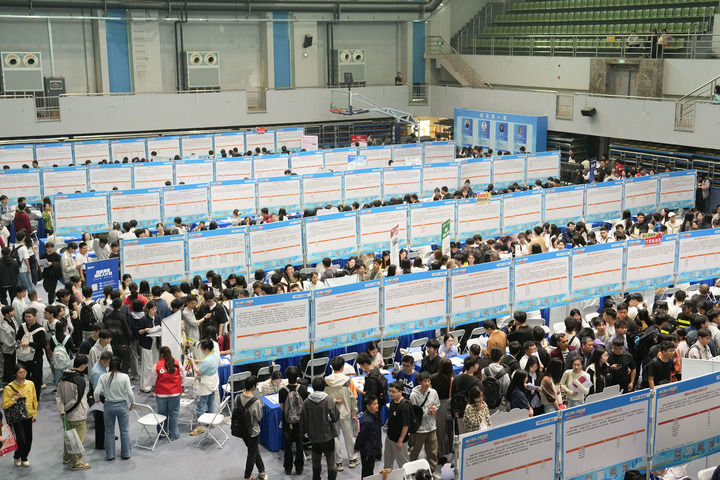 首席记者谈首季经济·投资篇｜着力“投资于人” 投出未来广阔空间