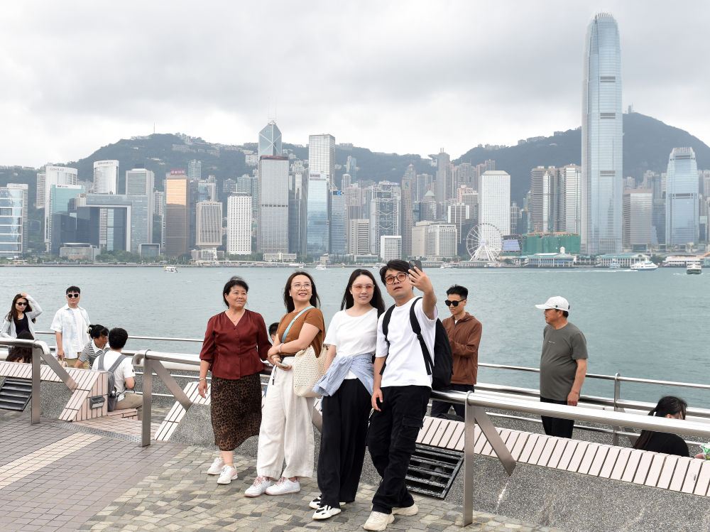 人气满满活力足 魅力城市新意多——“五一”假期香港旅游市场观察