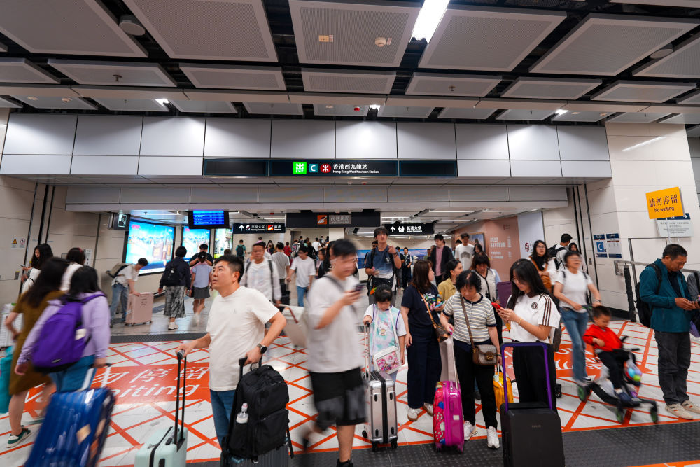 人气满满活力足 魅力城市新意多——“五一”假期香港旅游市场观察