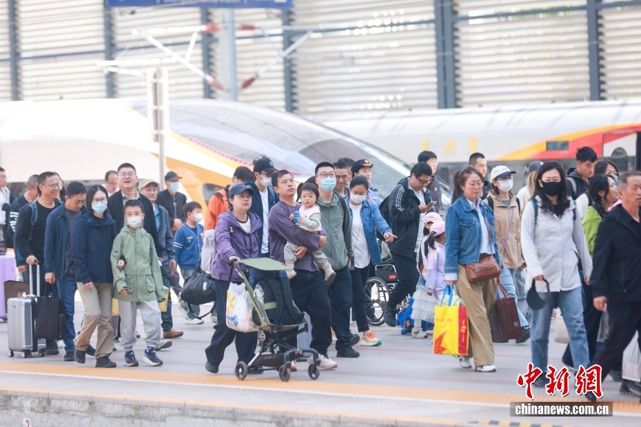 “五一”假期最后一日全国铁路返程客流继续攀升