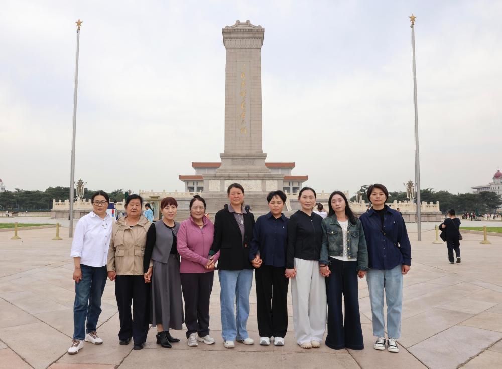 替英雄道一声：母亲节快乐