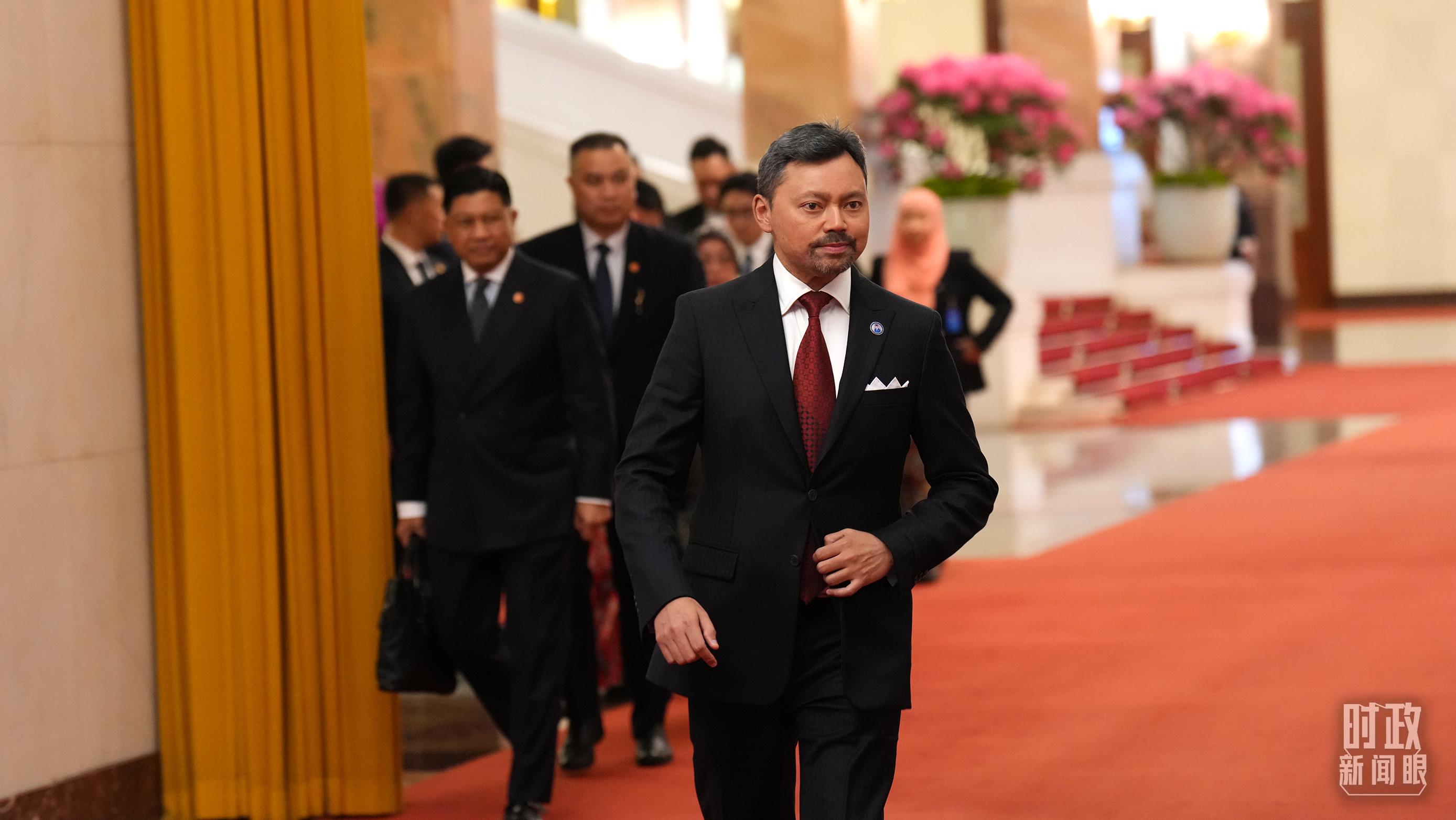 时政新闻眼丨一天三场会晤,习近平同外方领导人谈了什么?