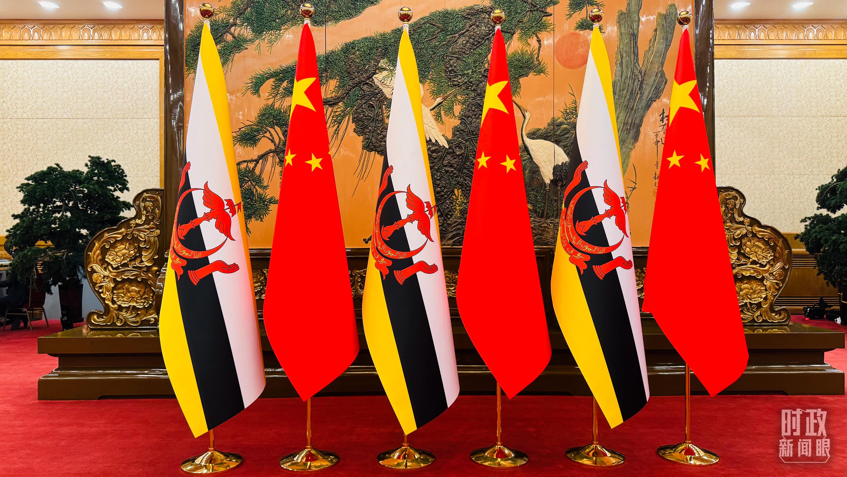 时政新闻眼丨一天三场会晤,习近平同外方领导人谈了什么?