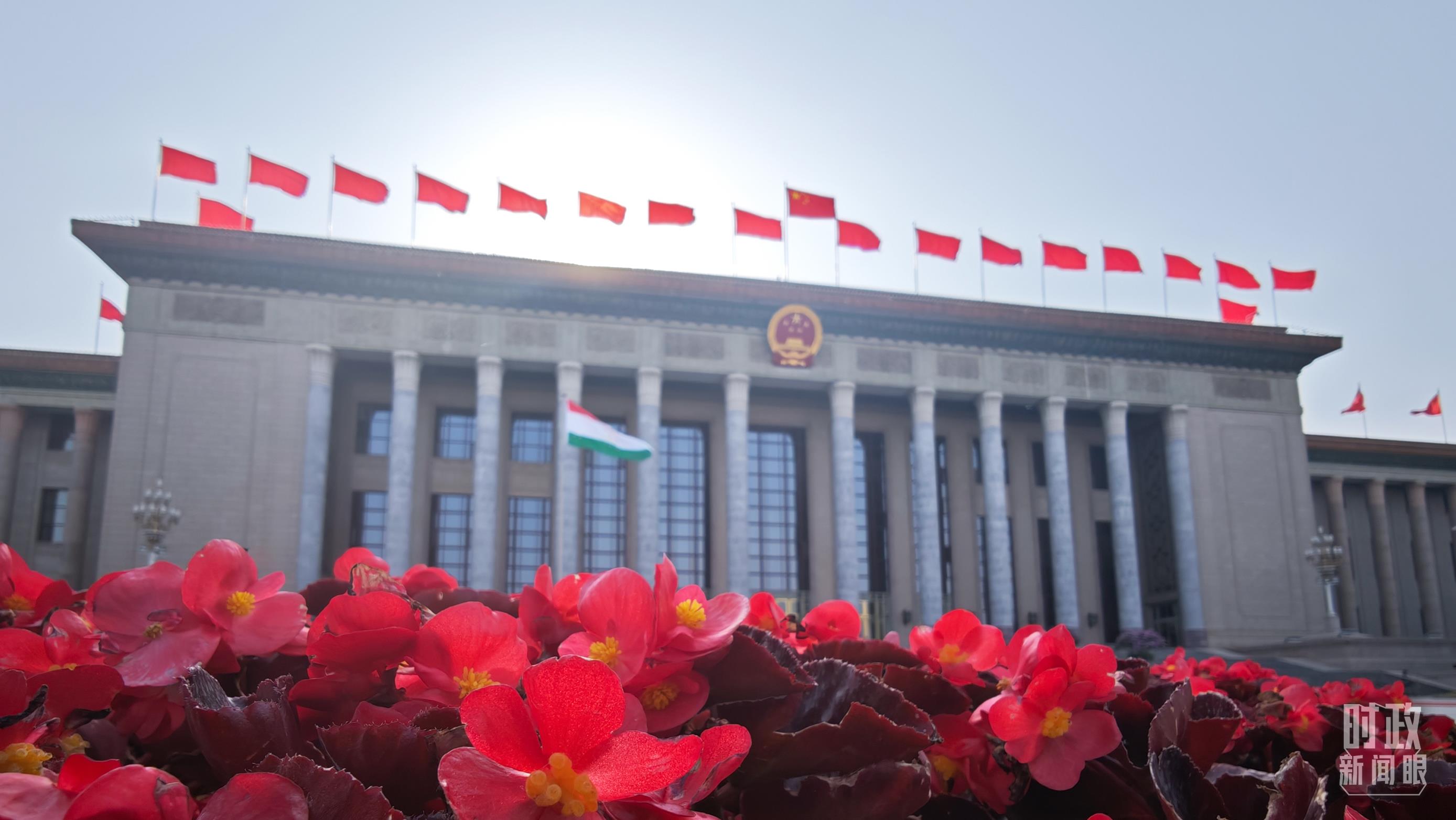 时政新闻眼丨一天三场会晤,习近平同外方领导人谈了什么?