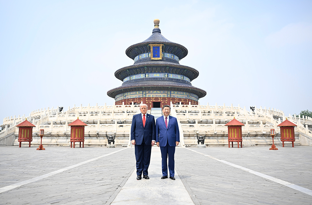 5月14日，国家主席习近平同来华进行国事访问的美国总统特朗普参观天坛。两国元首在祈年殿广场合影。