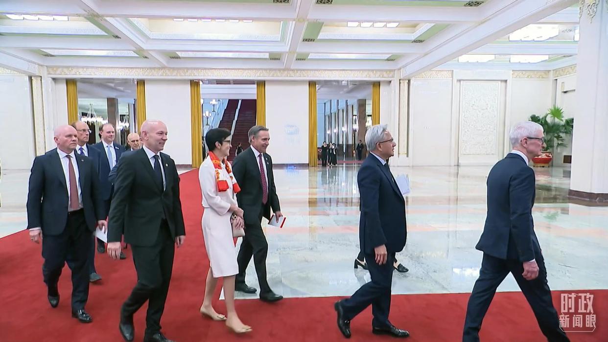时政新闻眼丨中美元首北京会晤,共同开启中美关系新篇章