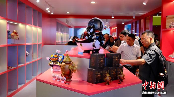 文博会观察:香港馆“盲盒”藏温度 澳门馆展科技续文脉 文博会观察:香港馆“盲盒”藏温度 澳门馆展科技续文脉