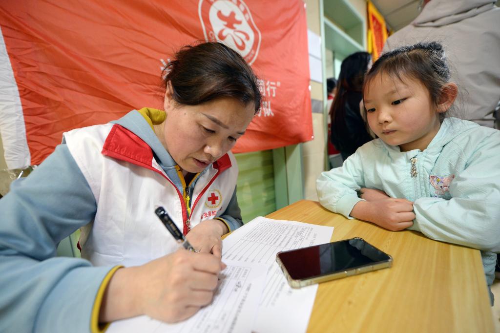 习近平总书记的深情寄望鼓舞新时代少年儿童成长成才