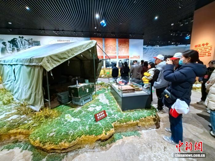 青春华章·“两弹一星”铸丰碑:我们在金银滩草原“追星” 青春华章·“两弹一星”铸丰碑:我们在金银滩草原“追星”