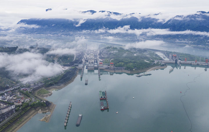 “中国经济圆桌会”共话三峡水运新通道