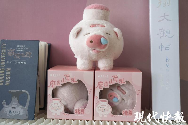文化中国行 | 从博物馆展柜到年轻人的书包,文物正在“活”起来 文化中国行 | 从博物馆展柜到年轻人的书包,文物正在“活”起来