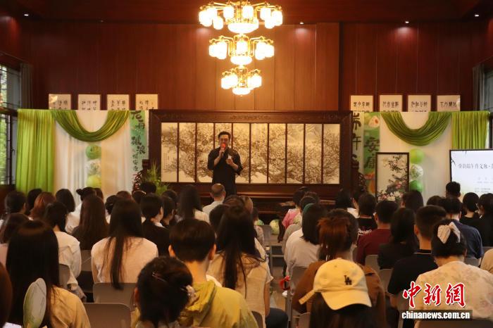 江西南昌:艾香文脉聚侨心 江西南昌:艾香文脉聚侨心