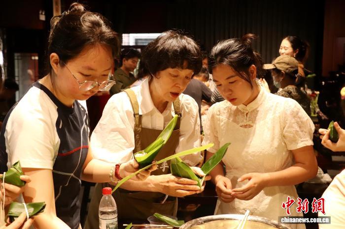 江西南昌:艾香文脉聚侨心