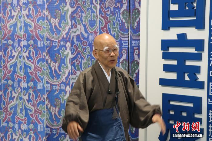 中日友好人士小岛康誉:用短视频续写40余载新疆情缘 中日友好人士小岛康誉:用短视频续写40余载新疆情缘