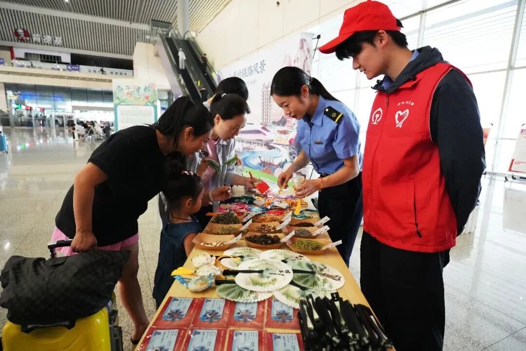 我的铁路风景 | 一趟高铁,化身流动的文化展厅