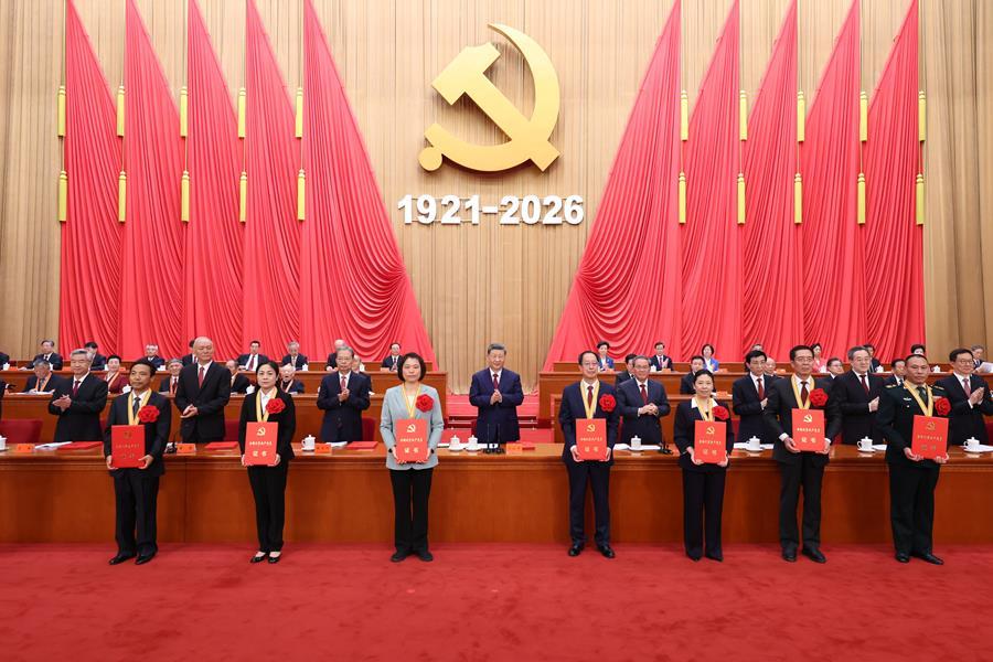 时政微观察丨时间不等人!历史不等人!牢记“三个务必”接续奋斗
