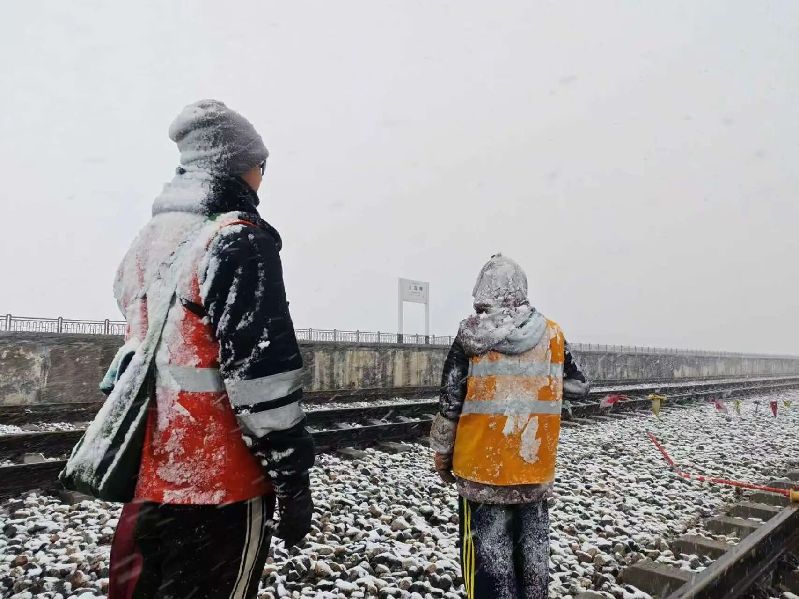 神奇天路如何改变雪域高原?