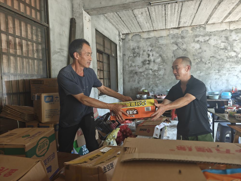 护周全、守安宁——广大基层党员干部抗洪抢险显担当 护周全、守安宁——广大基层党员干部抗洪抢险显担当