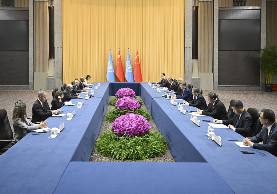 习近平会见联合国秘书长古特雷斯
