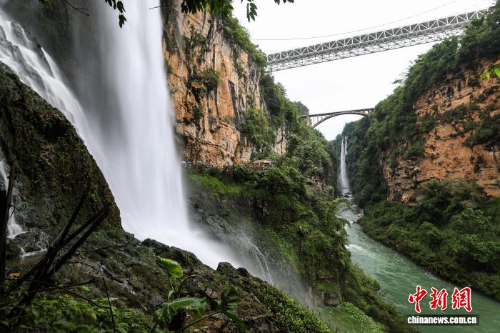 贵州兴义马岭河峡谷风光壮丽