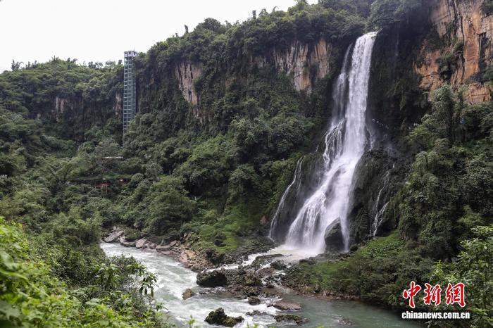 贵州兴义马岭河峡谷风光壮丽