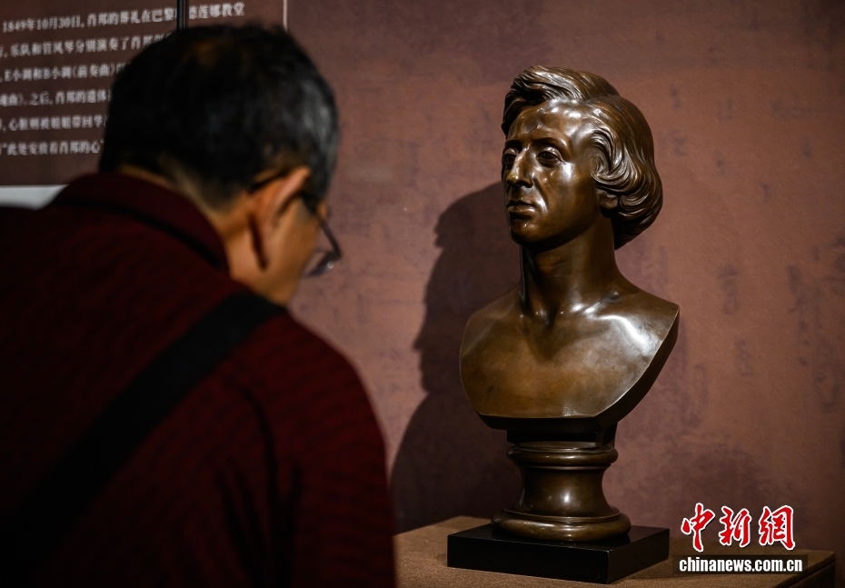观众在国家大剧院“遇见肖邦”