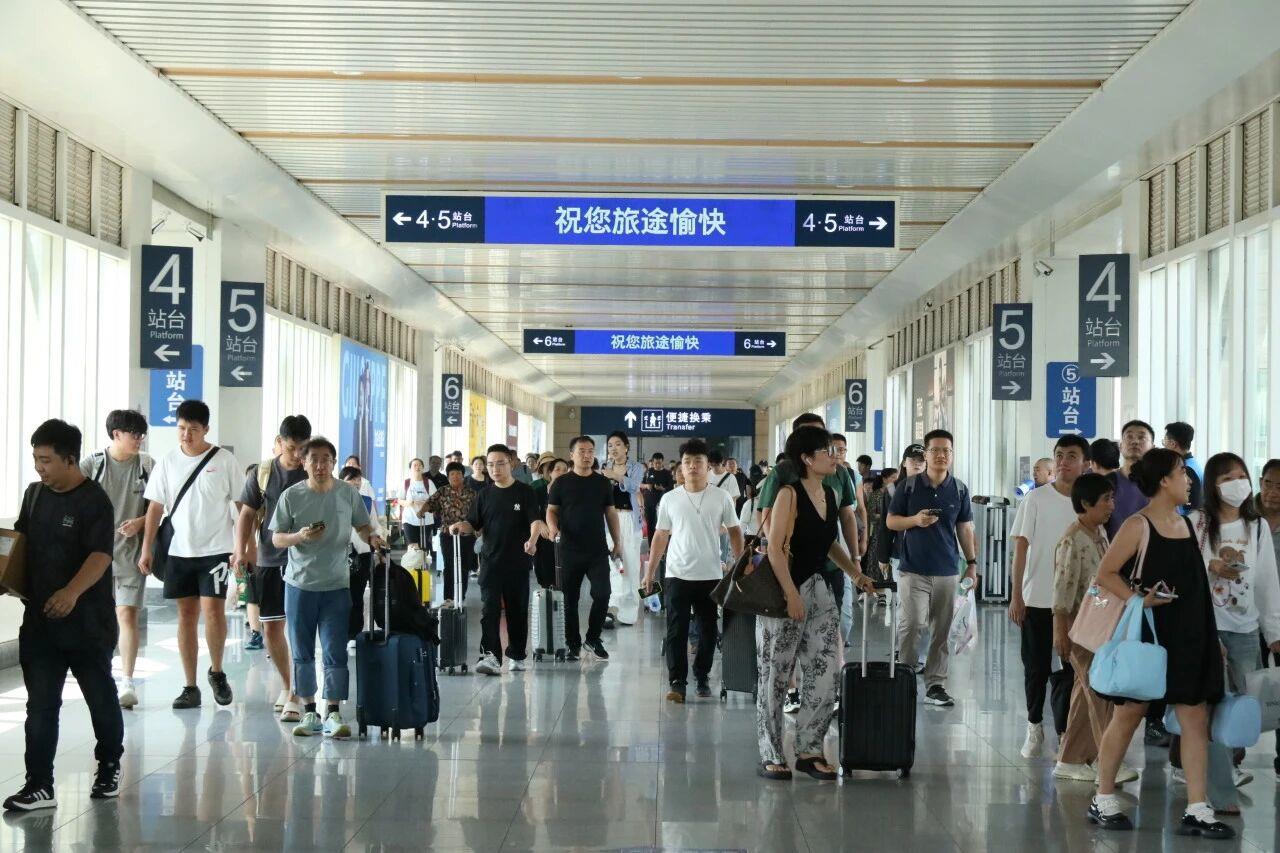 视频丨国庆假期部分火车票开启预约!购票方式